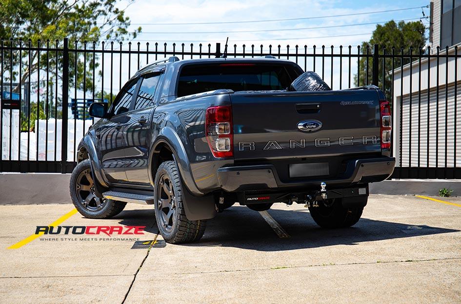 FORD RANGER BEAST BLACK MACHINED WITH DARK TINT